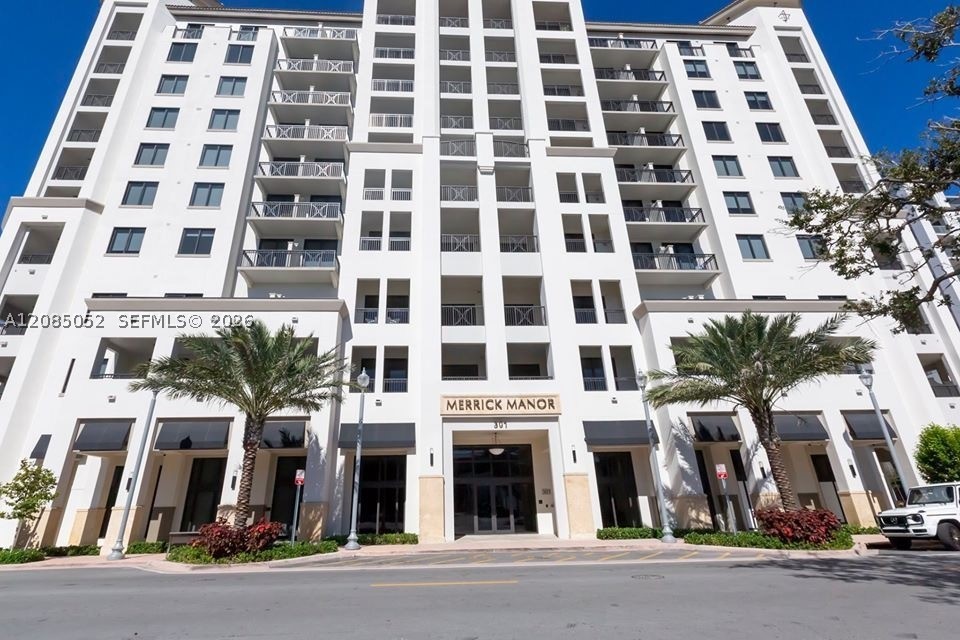 301 Altara Ave #813, Coral Gables FL 33146