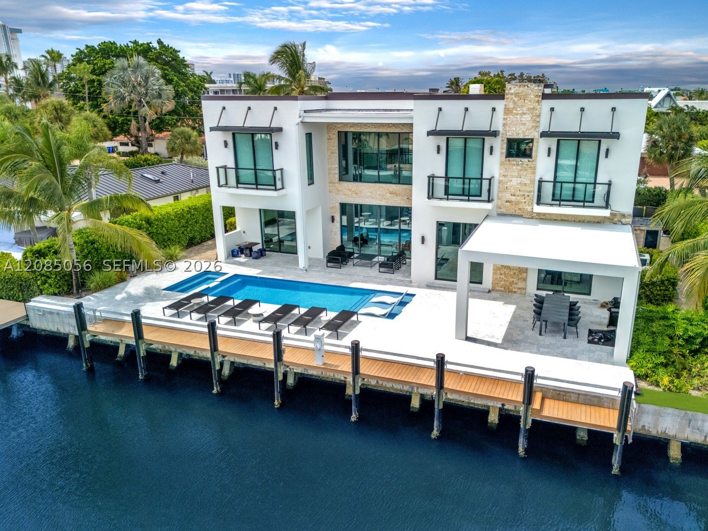 2817 NE 35th St, Fort Lauderdale FL 33306