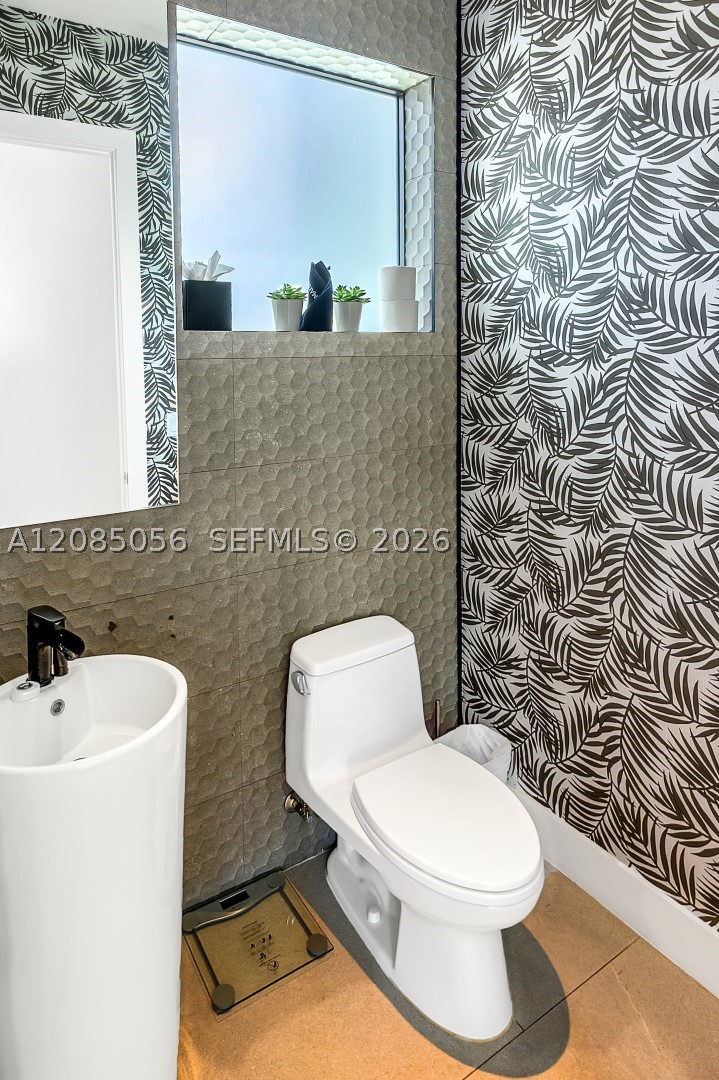 2817 NE 35th St, Fort Lauderdale FL 33306