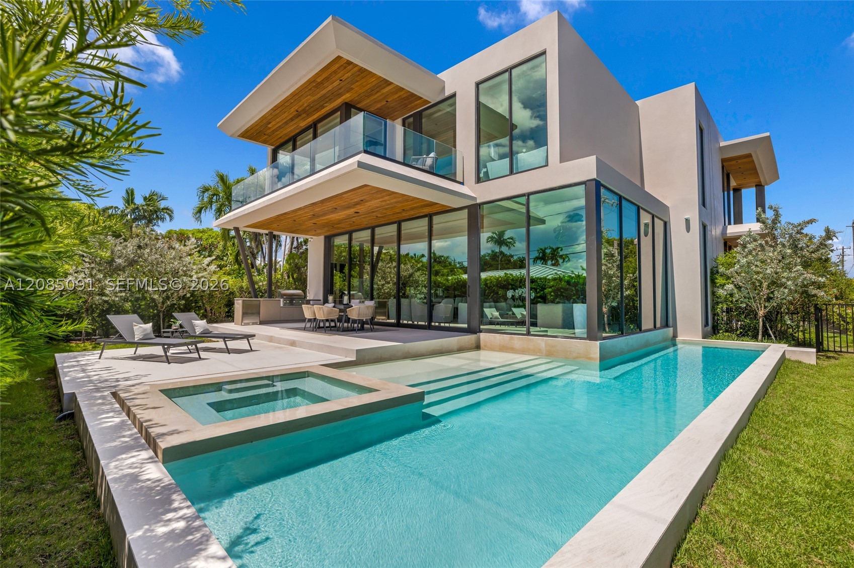 4940 Cherokee Ave, Miami Beach FL 33140