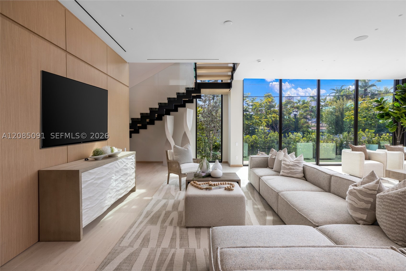 4940 Cherokee Ave, Miami Beach FL 33140
