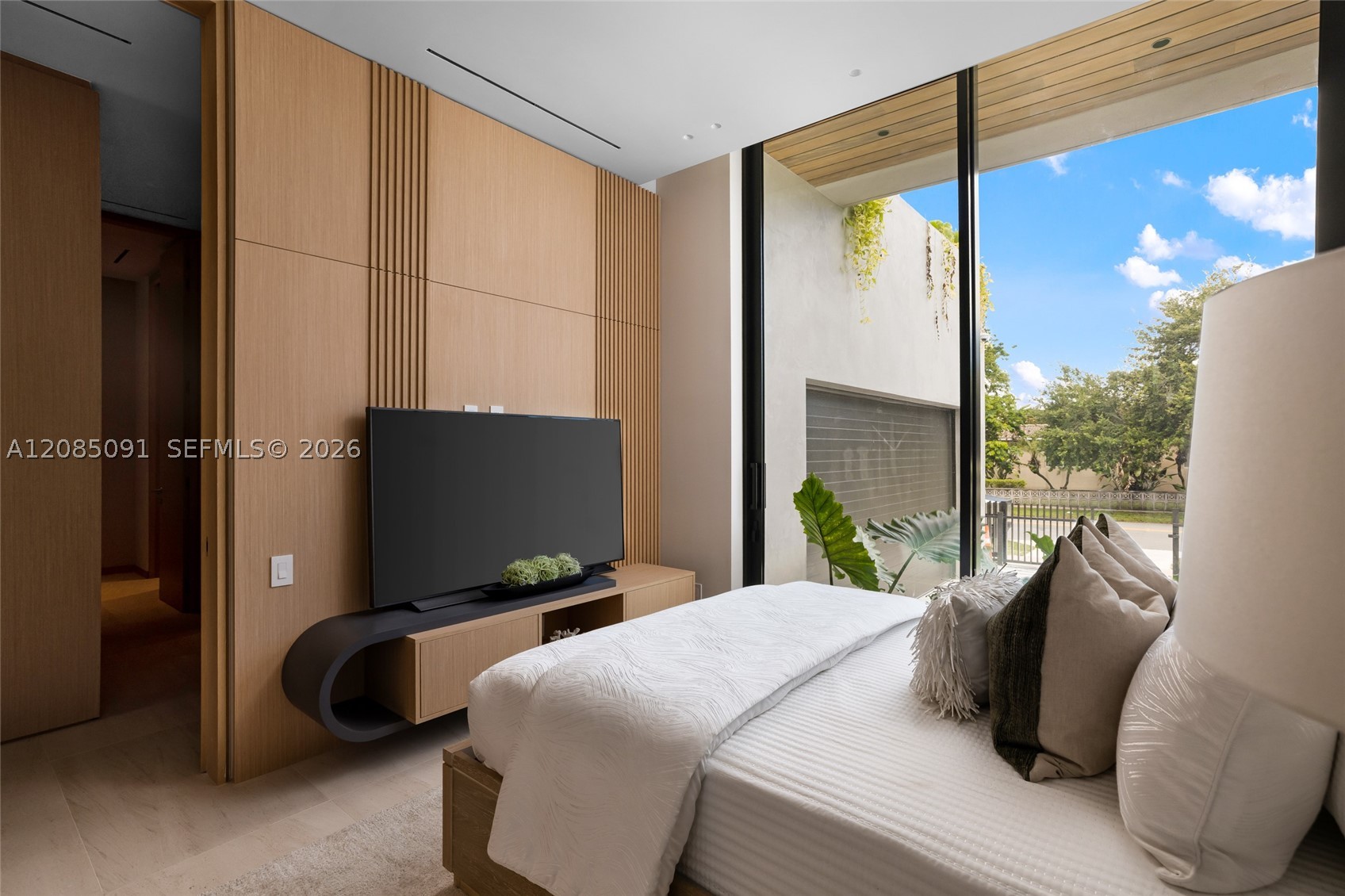 4940 Cherokee Ave, Miami Beach FL 33140