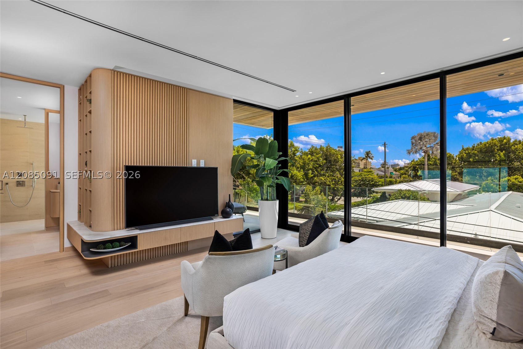 4940 Cherokee Ave, Miami Beach FL 33140