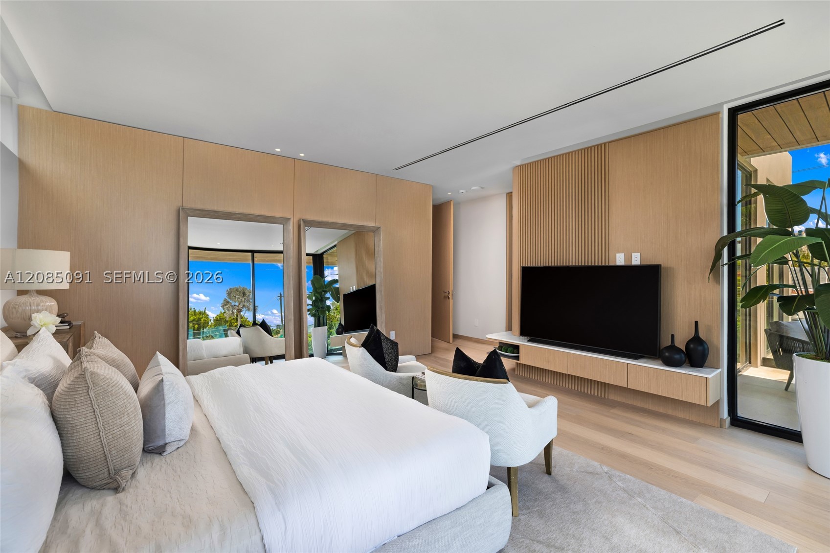 4940 Cherokee Ave, Miami Beach FL 33140