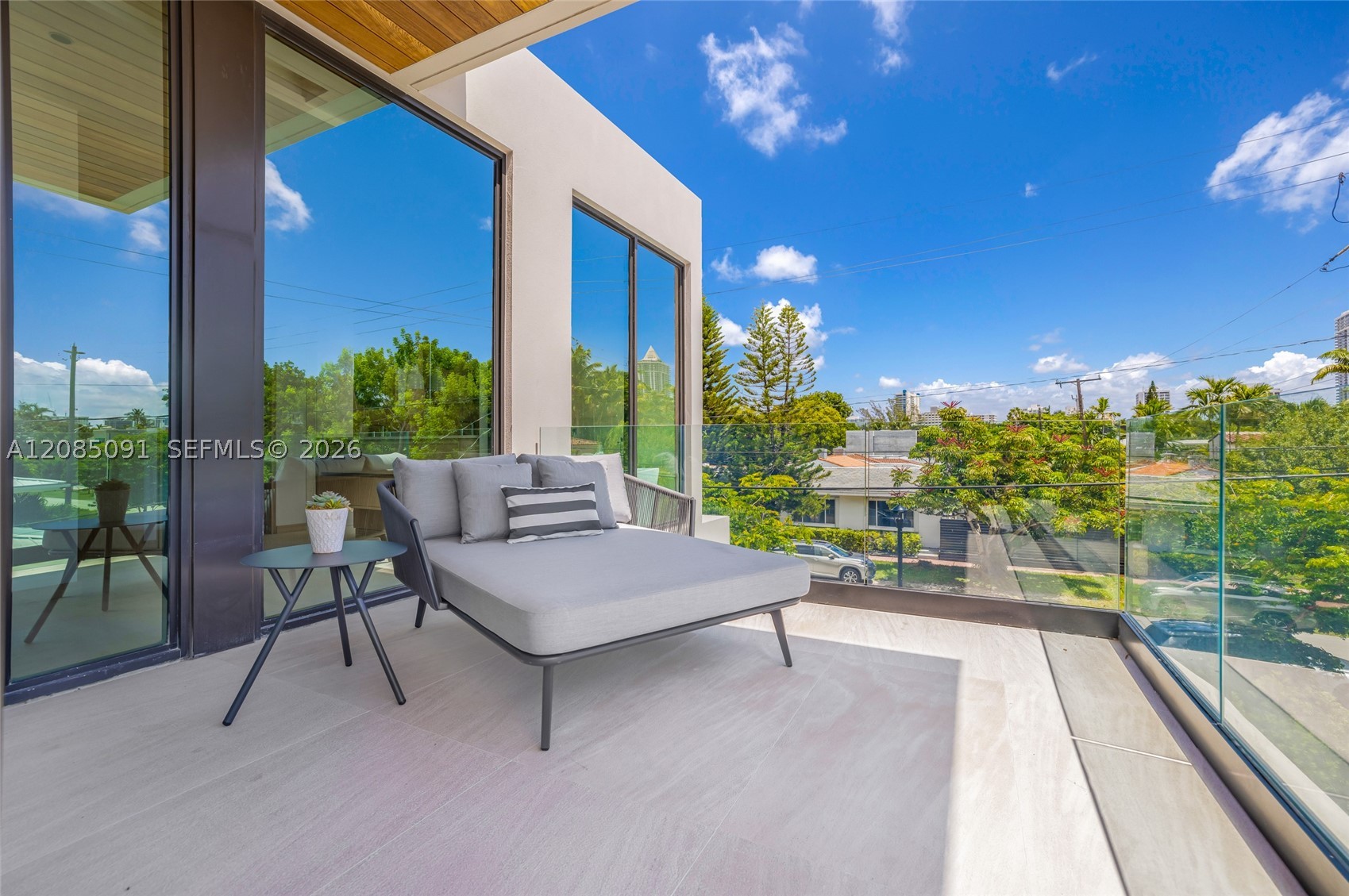 4940 Cherokee Ave, Miami Beach FL 33140