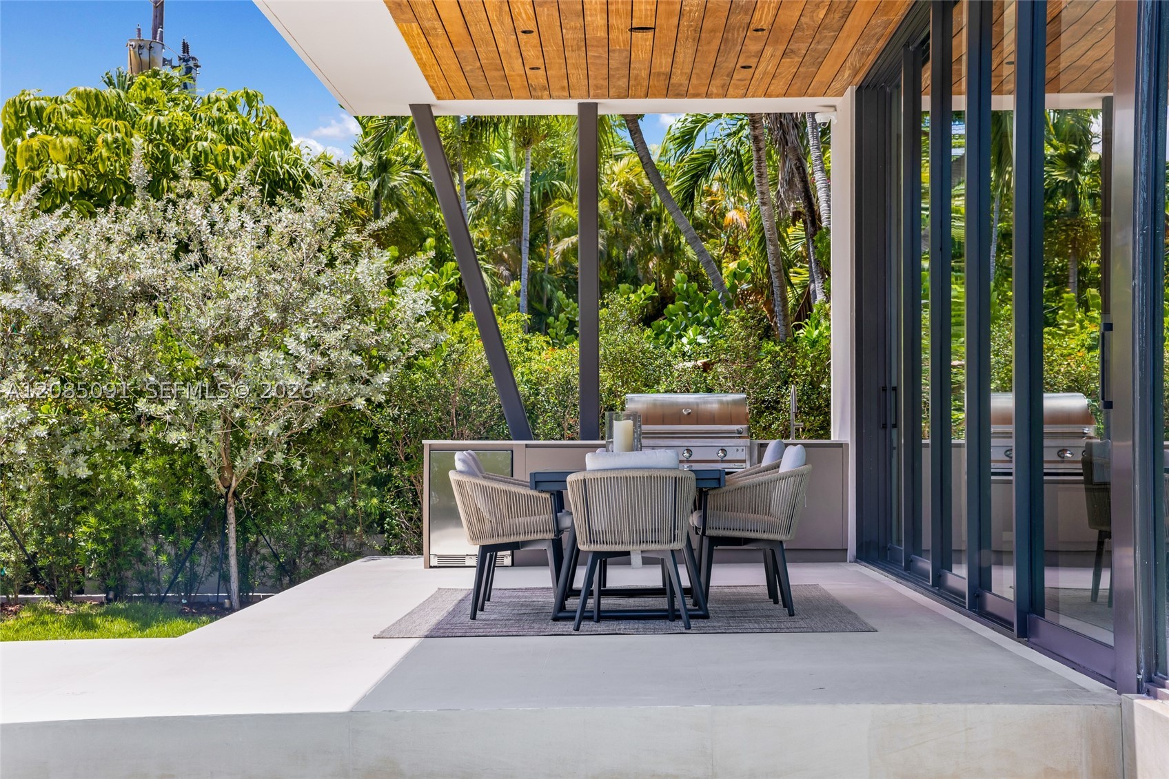 4940 Cherokee Ave, Miami Beach FL 33140