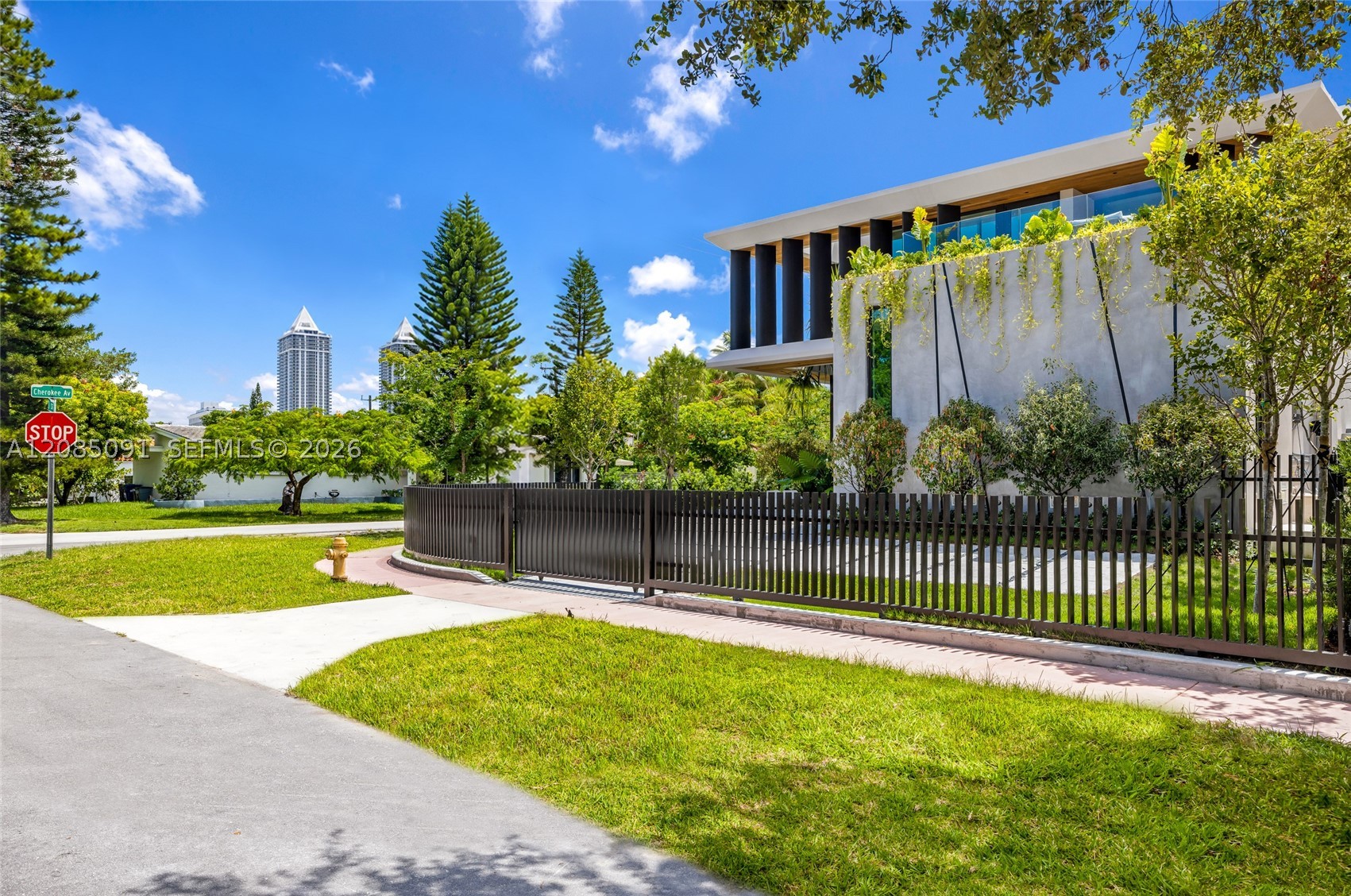 4940 Cherokee Ave, Miami Beach FL 33140
