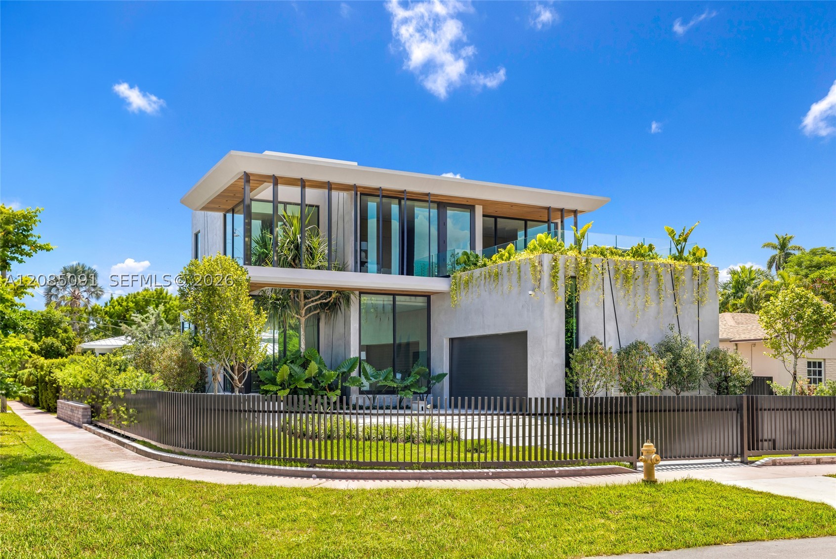 4940 Cherokee Ave, Miami Beach FL 33140
