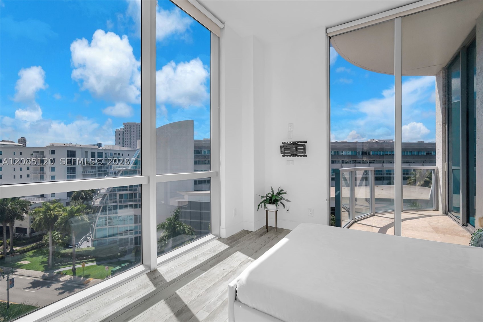 3029 NE 188th St #725, Aventura FL 33180