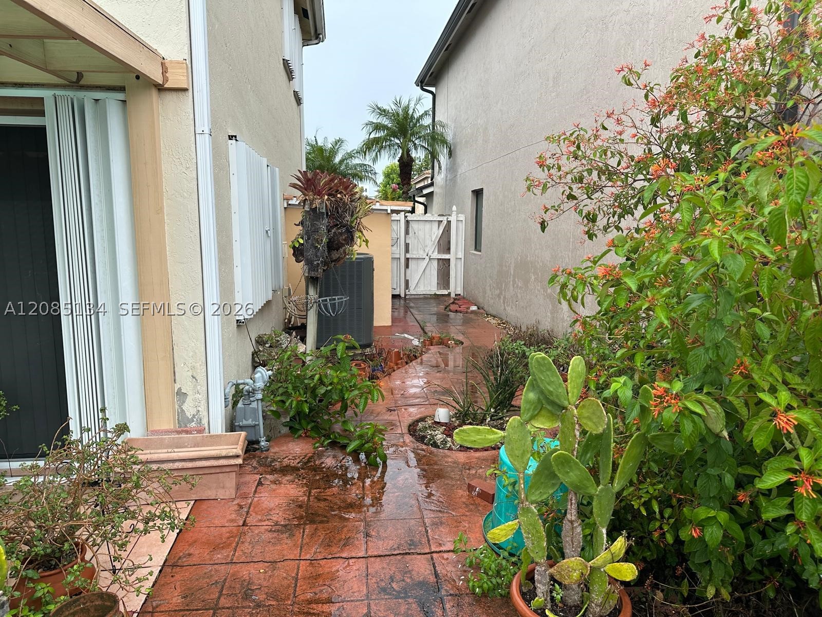 9425 SW 155th Ave, Miami FL 33196