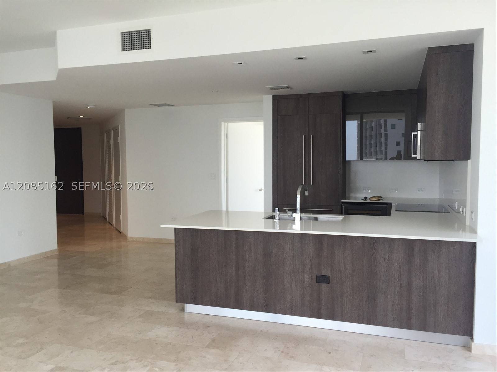 68 SE 6th St #2202, Miami FL 33131