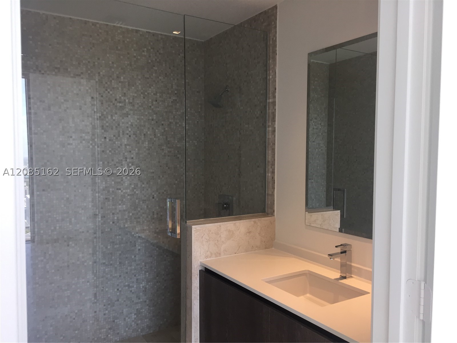 68 SE 6th St #2202, Miami FL 33131