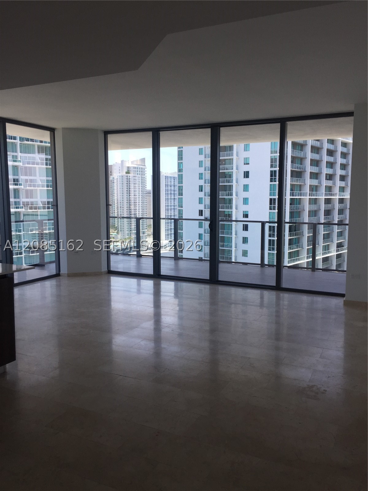 68 SE 6th St #2202, Miami FL 33131