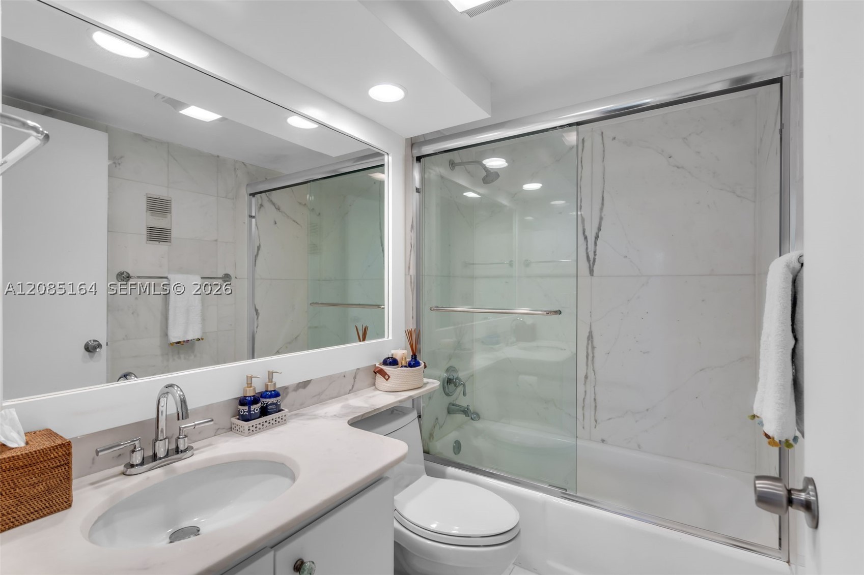 199 Ocean Lane Dr #310, Key Biscayne FL 33149