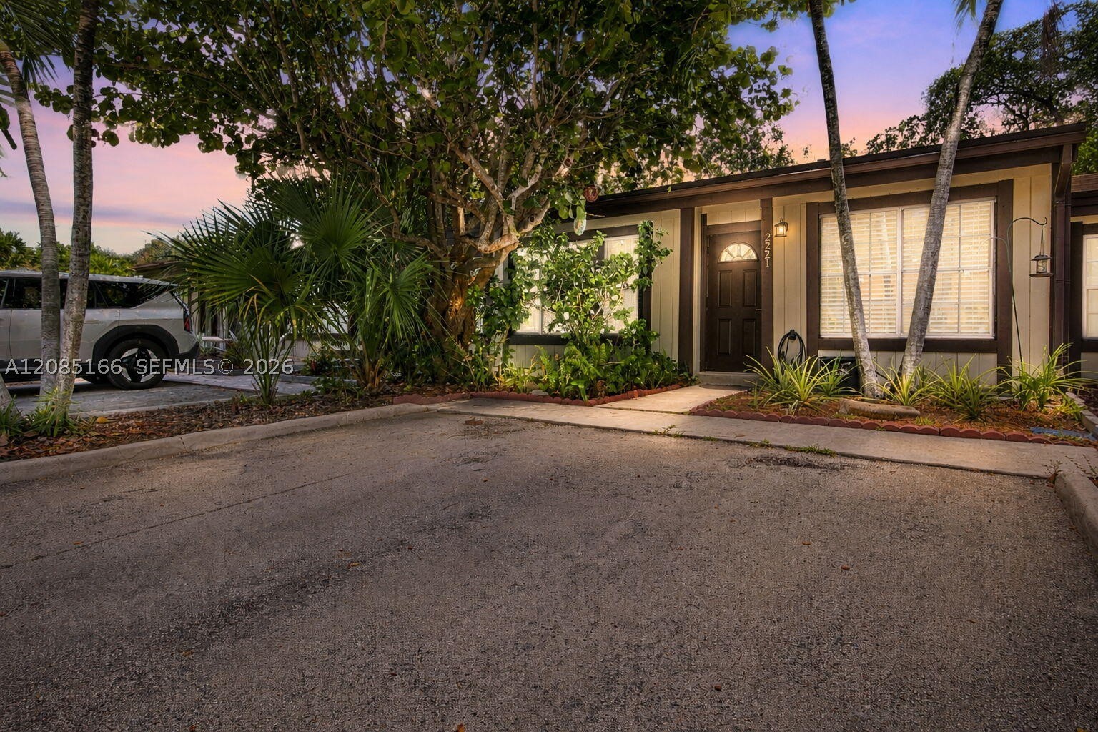 2221 Buttonwood Ave, Pembroke Pines FL 33026