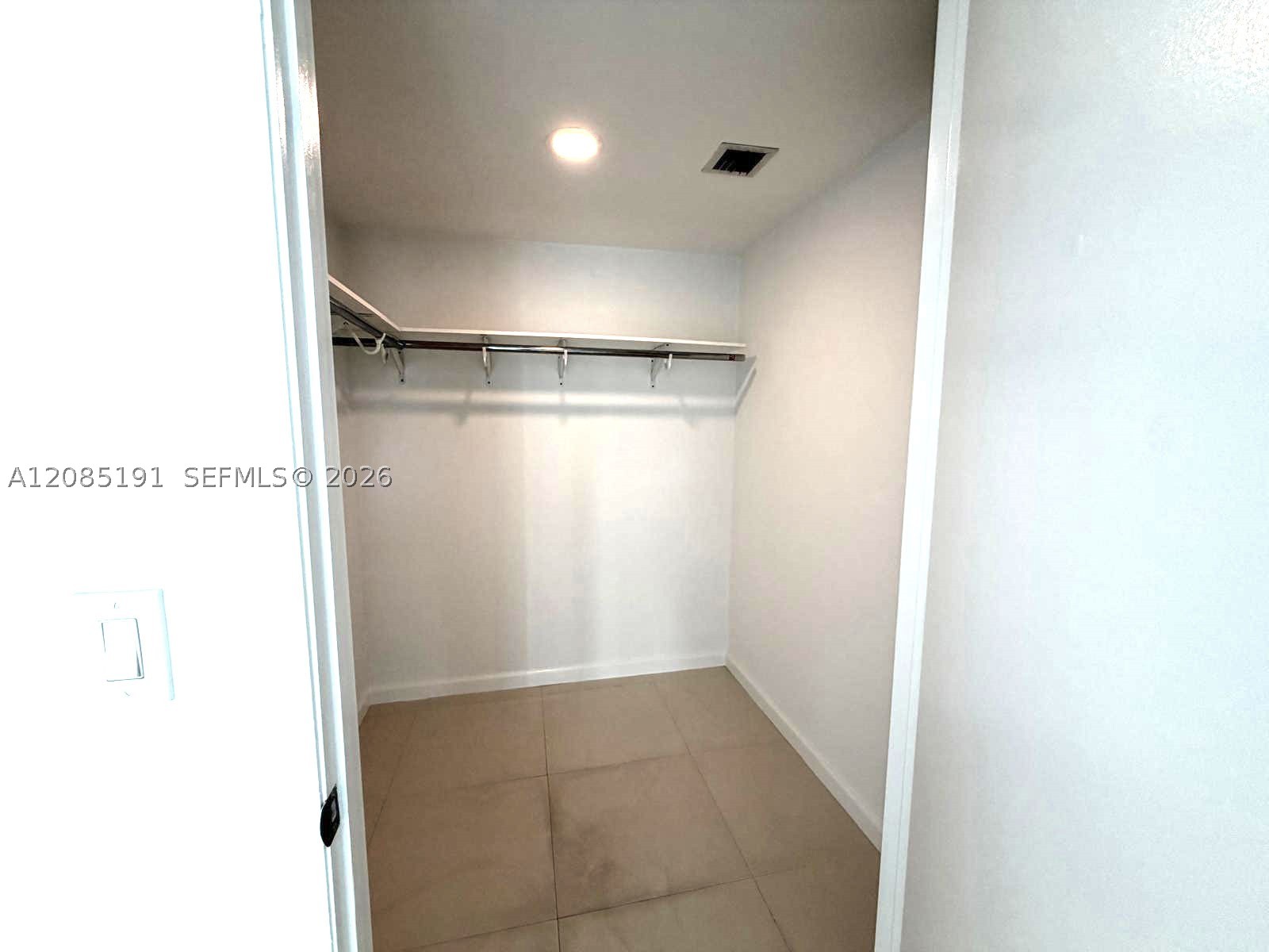 485 Brickell Ave #2303, Miami FL 33131