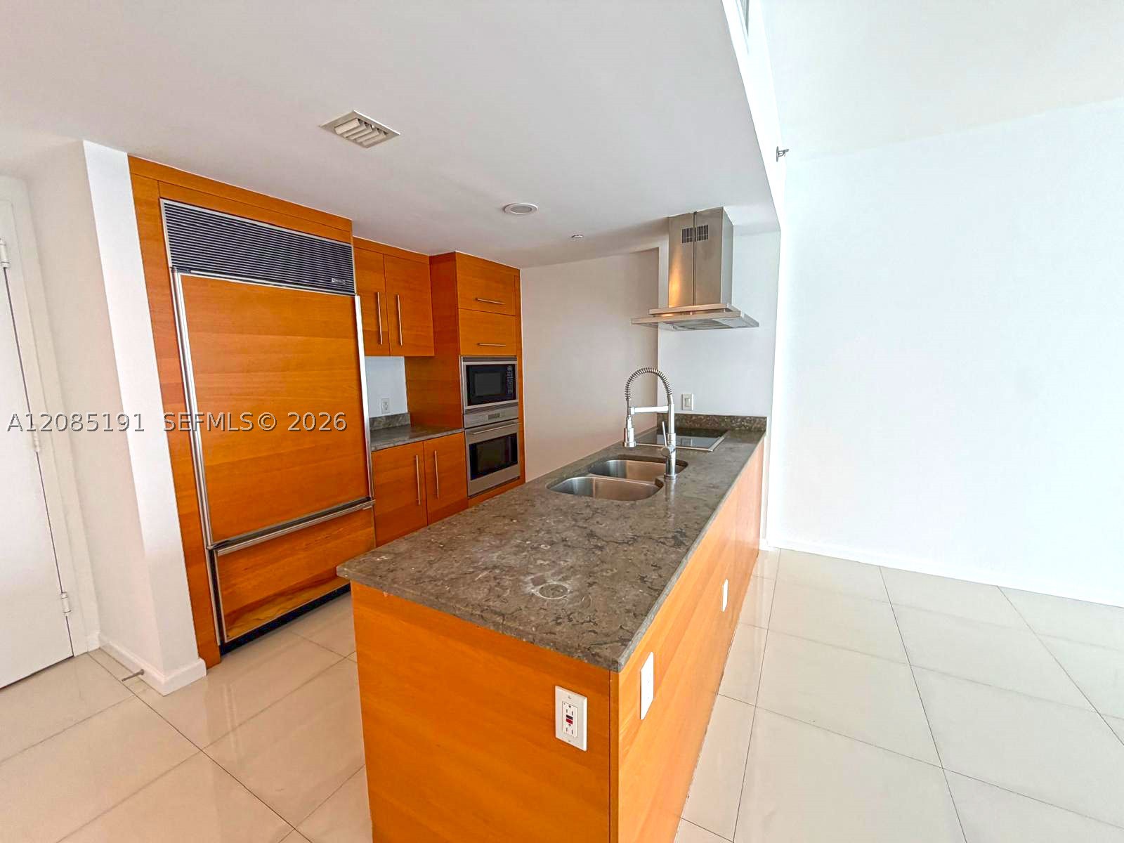 485 Brickell Ave #2303, Miami FL 33131