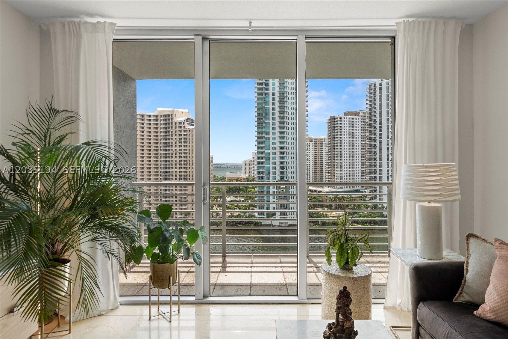 335 S Biscayne Blvd #1801, Miami FL 33131