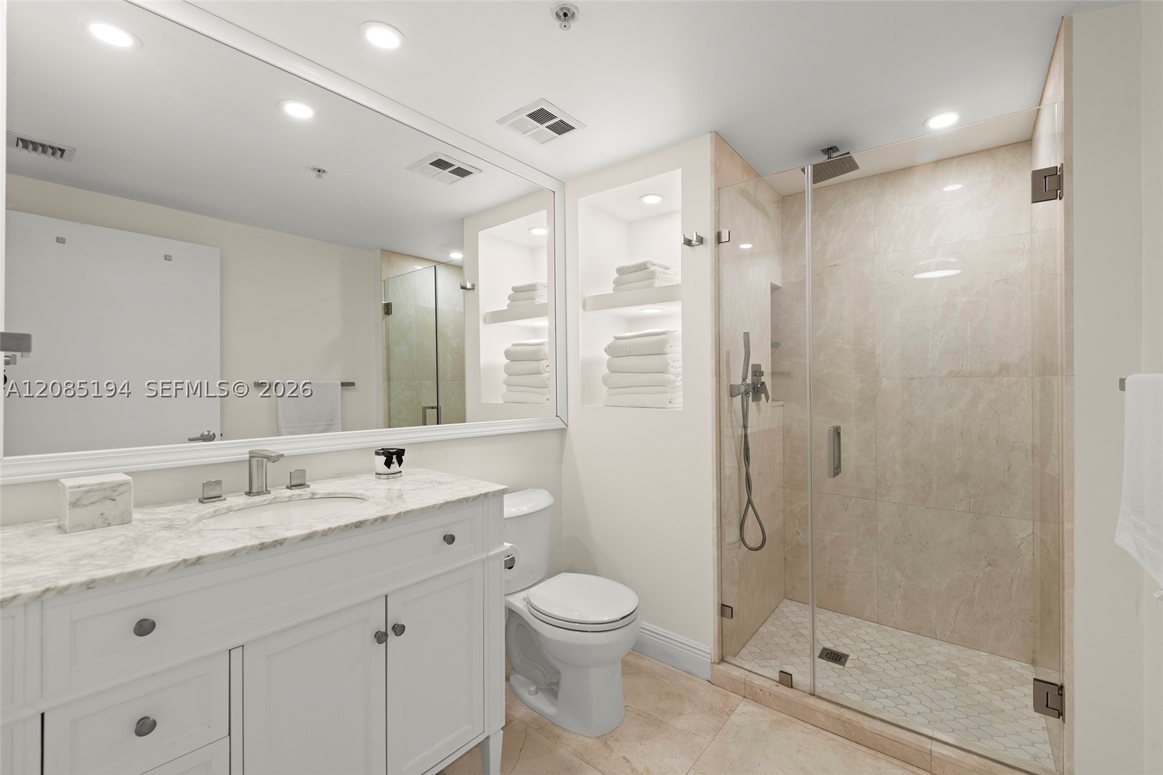 335 S Biscayne Blvd #1801, Miami FL 33131