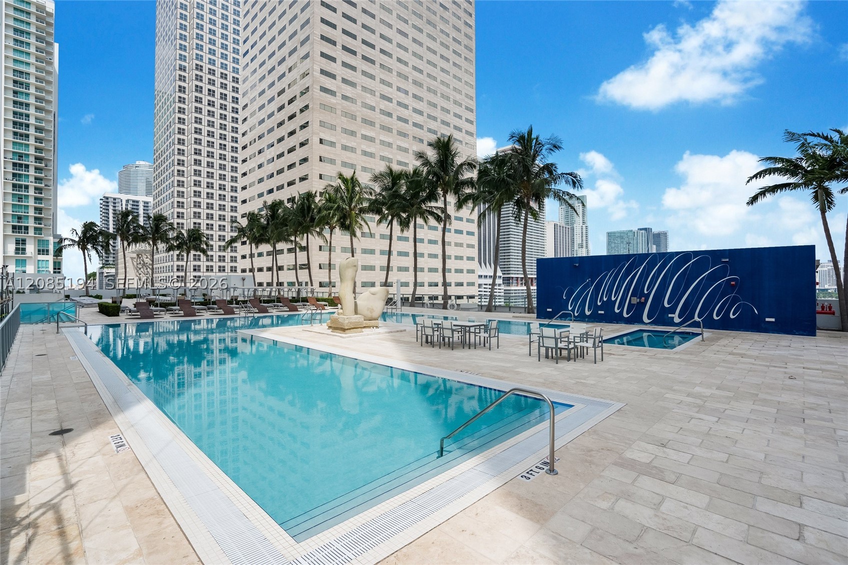 335 S Biscayne Blvd #1801, Miami FL 33131
