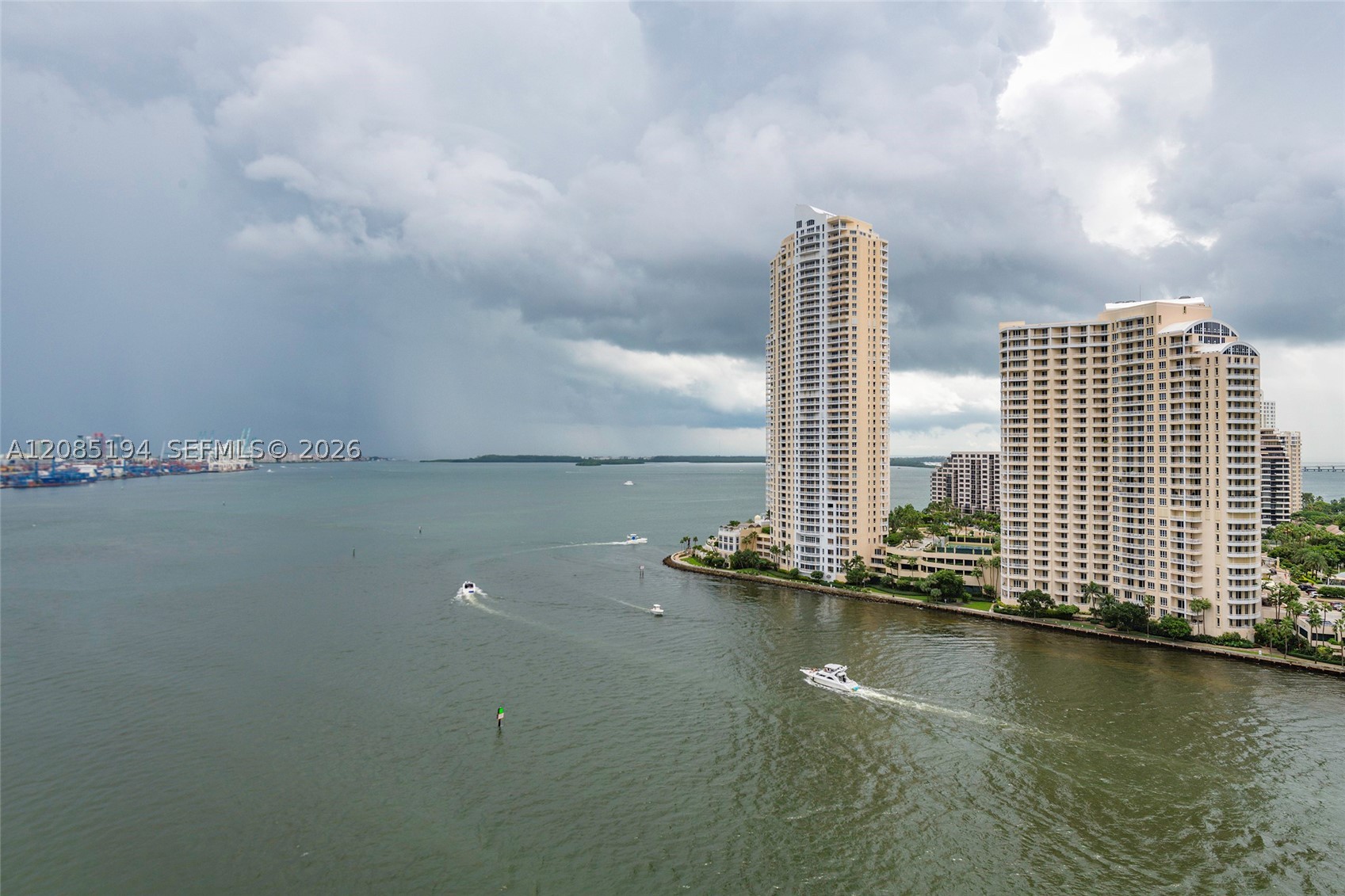 335 S Biscayne Blvd #1801, Miami FL 33131