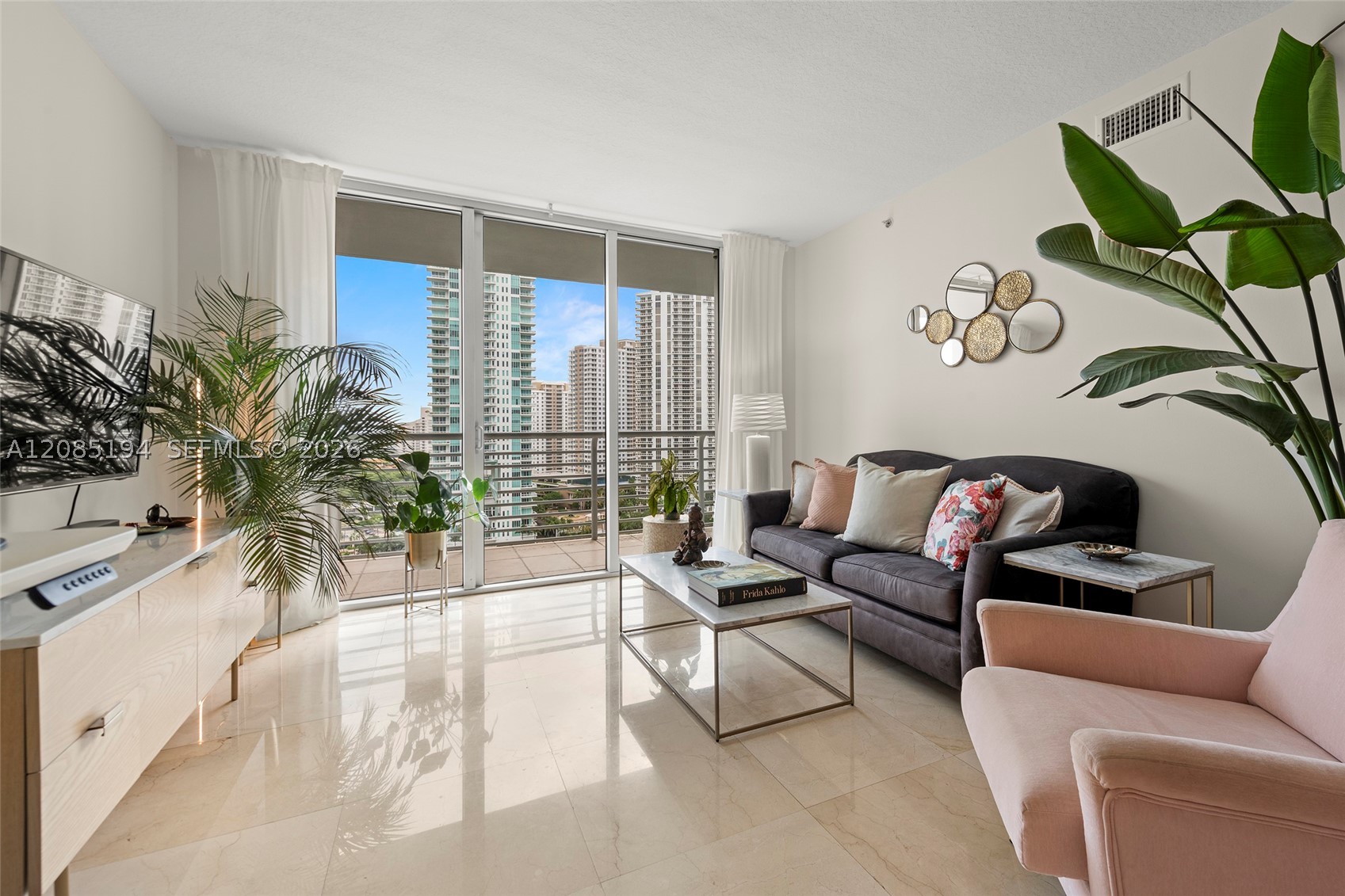 335 S Biscayne Blvd #1801, Miami FL 33131