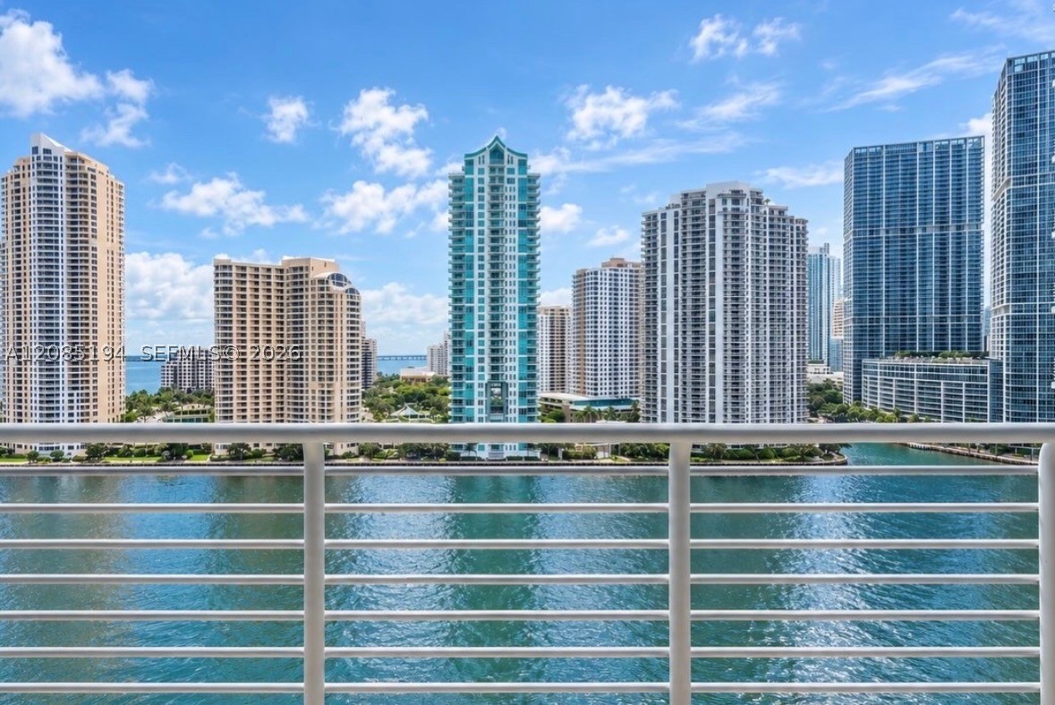335 S Biscayne Blvd #1801, Miami FL 33131