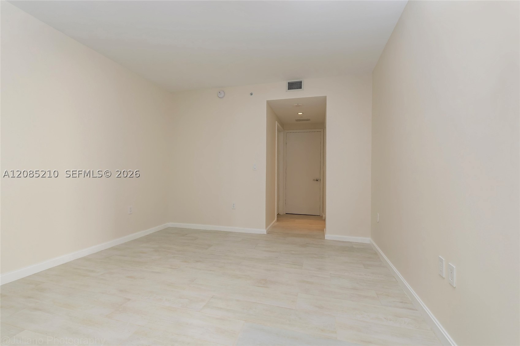 45 SW 9th St #1606, Miami FL 33130