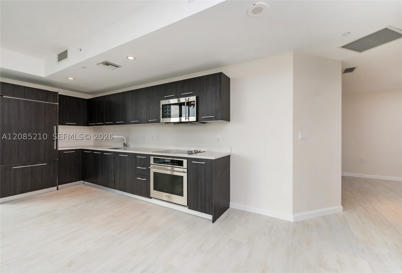 45 SW 9th St #1606, Miami FL 33130