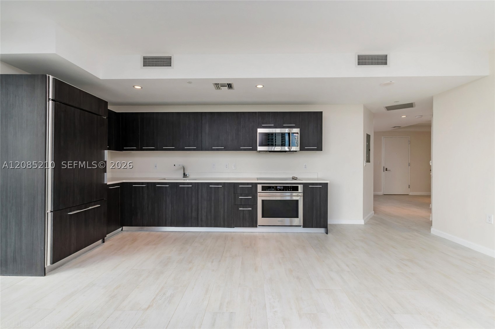 45 SW 9th St #1606, Miami FL 33130