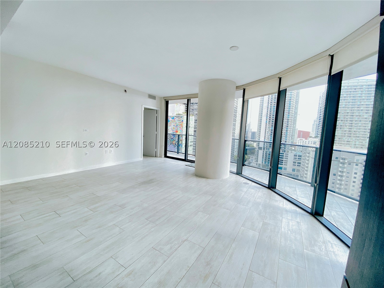 45 SW 9th St #1606, Miami FL 33130