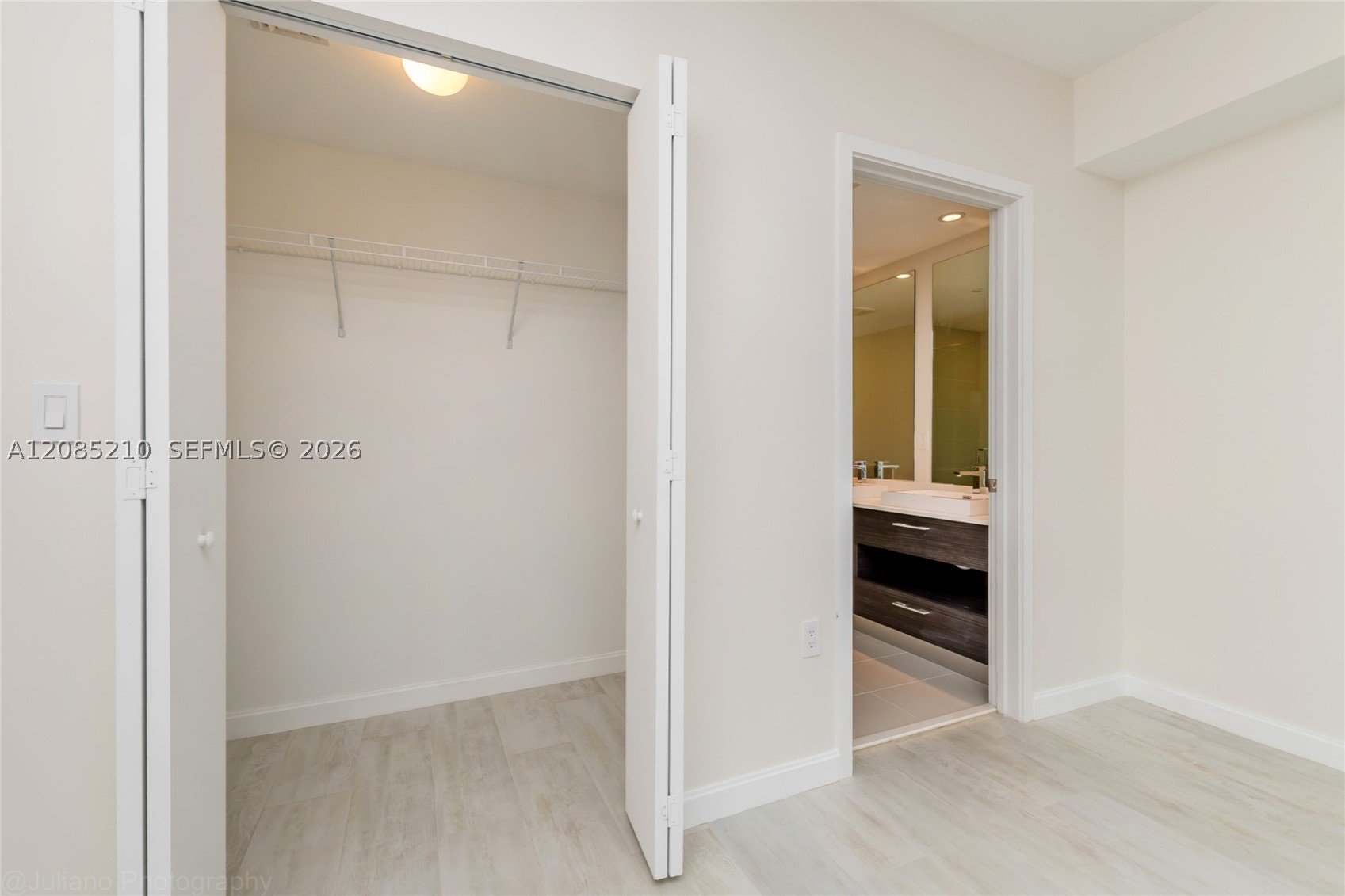 45 SW 9th St #1606, Miami FL 33130