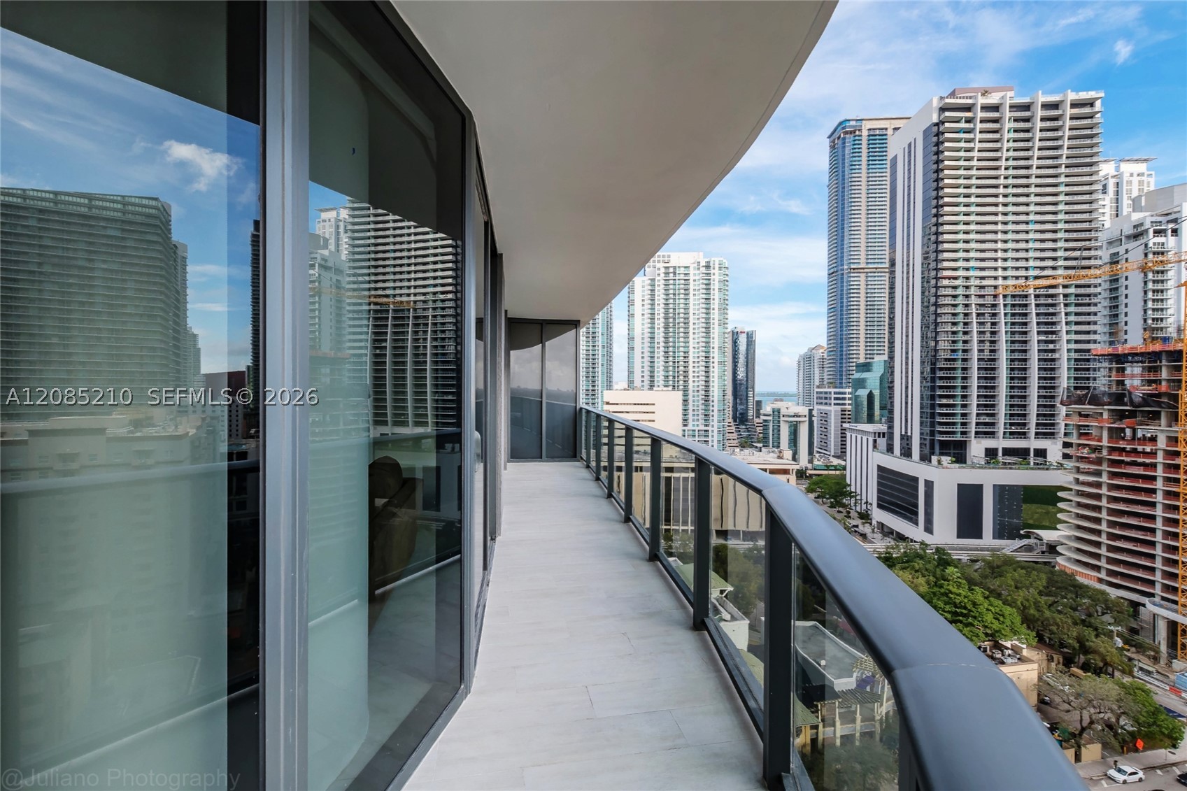 45 SW 9th St #1606, Miami FL 33130