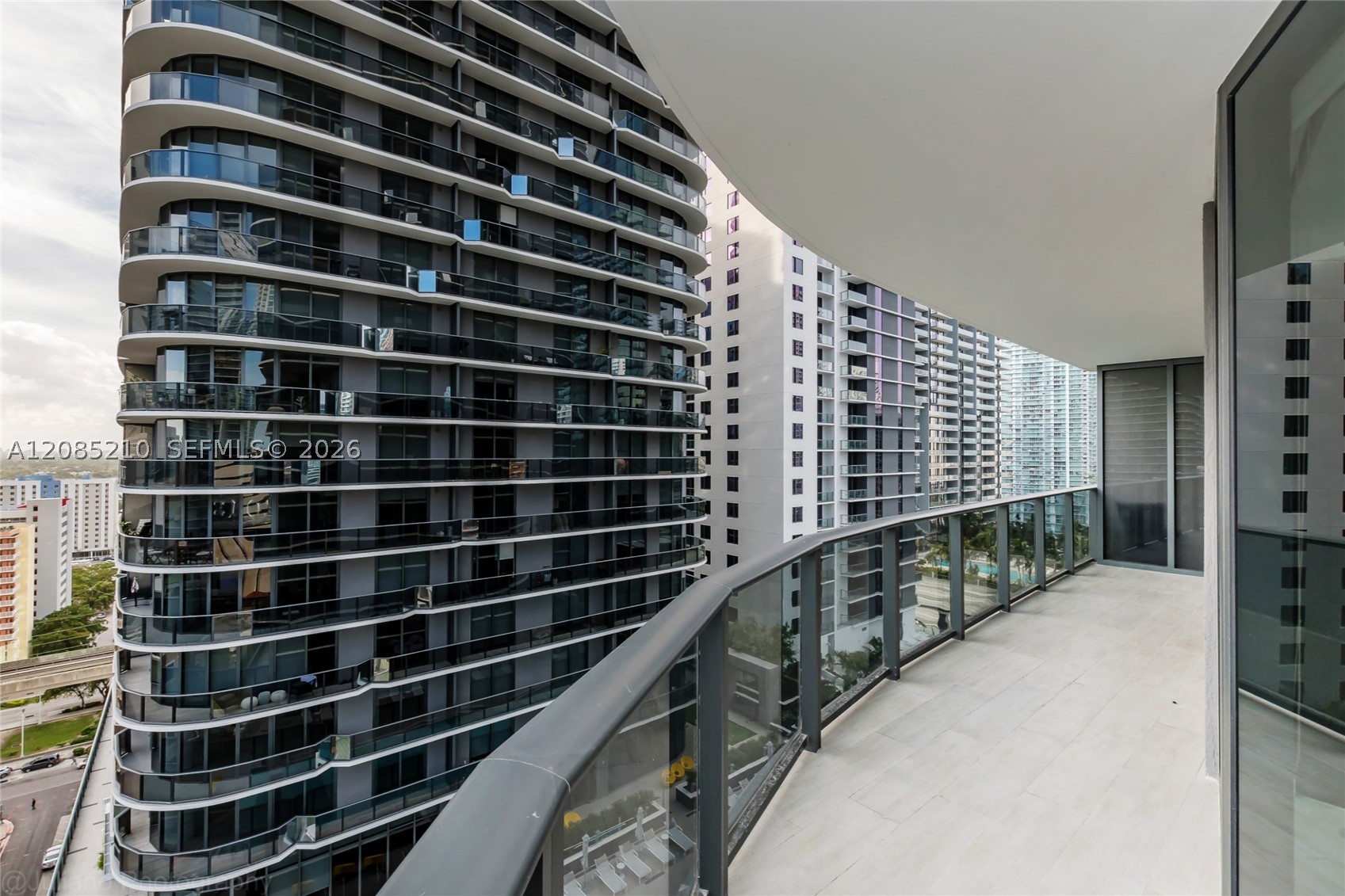 45 SW 9th St #1606, Miami FL 33130