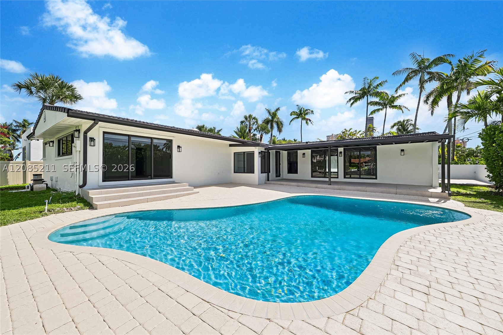536 Hibiscus Dr #., Hallandale Beach FL 33009