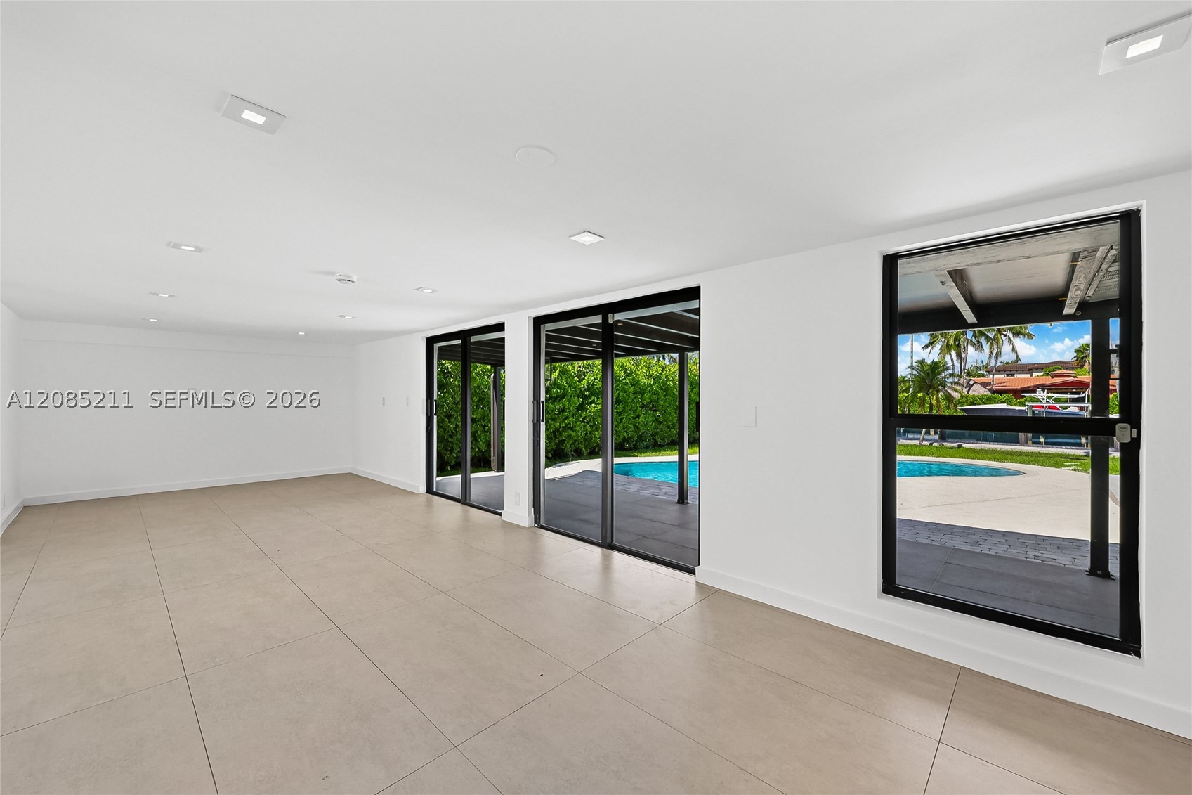 536 Hibiscus Dr #., Hallandale Beach FL 33009