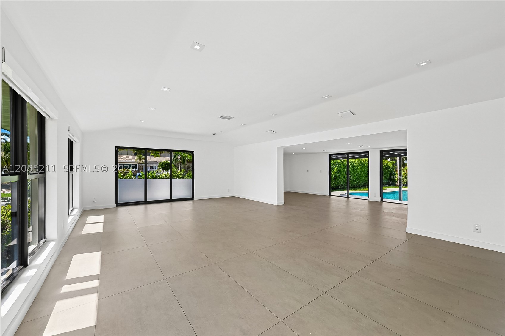 536 Hibiscus Dr #., Hallandale Beach FL 33009
