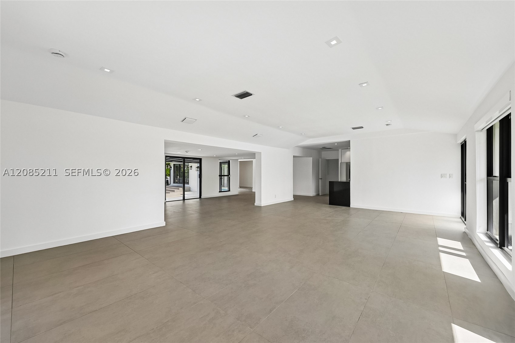 536 Hibiscus Dr #., Hallandale Beach FL 33009