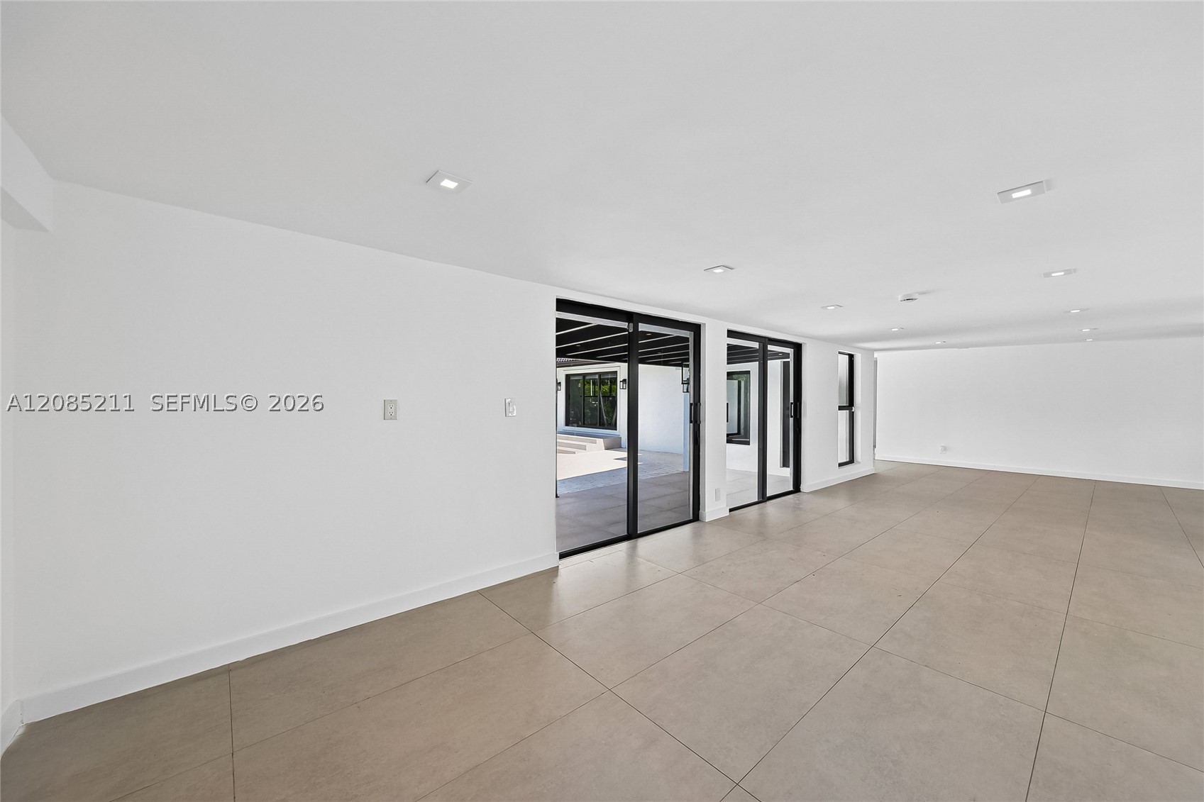536 Hibiscus Dr #., Hallandale Beach FL 33009