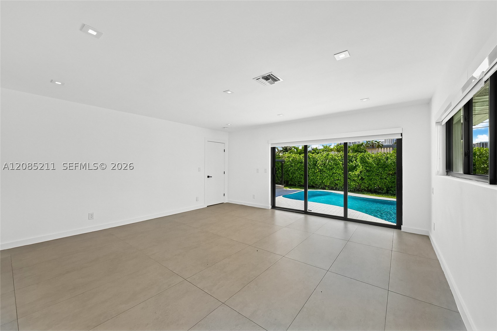 536 Hibiscus Dr #., Hallandale Beach FL 33009
