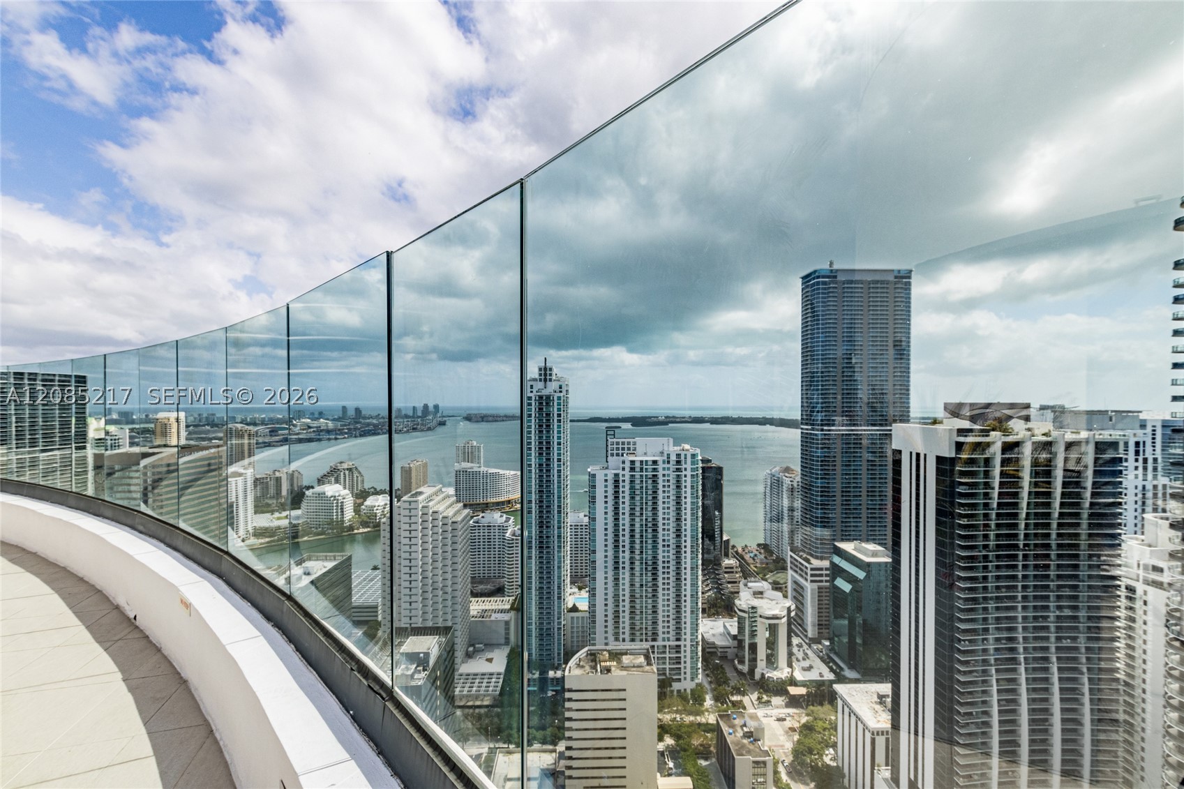 45 SW 9th St #3302, Miami FL 33130