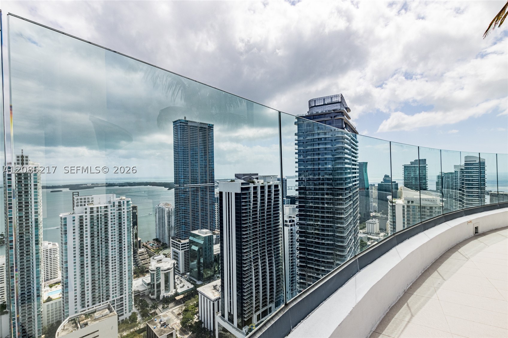 45 SW 9th St #3302, Miami FL 33130