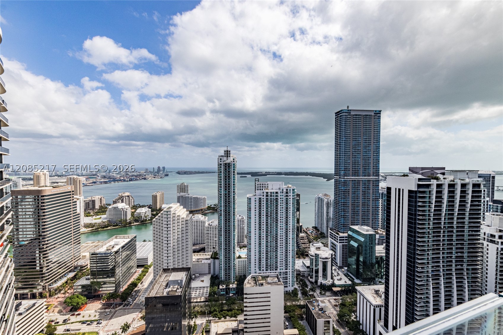 45 SW 9th St #3302, Miami FL 33130