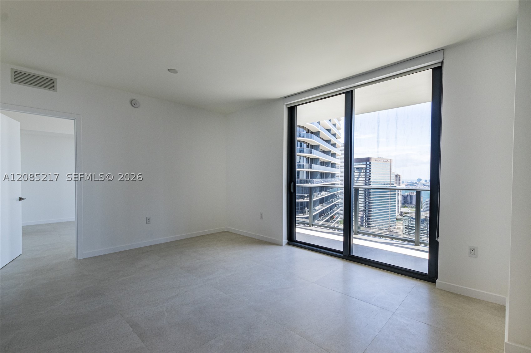 45 SW 9th St #3302, Miami FL 33130