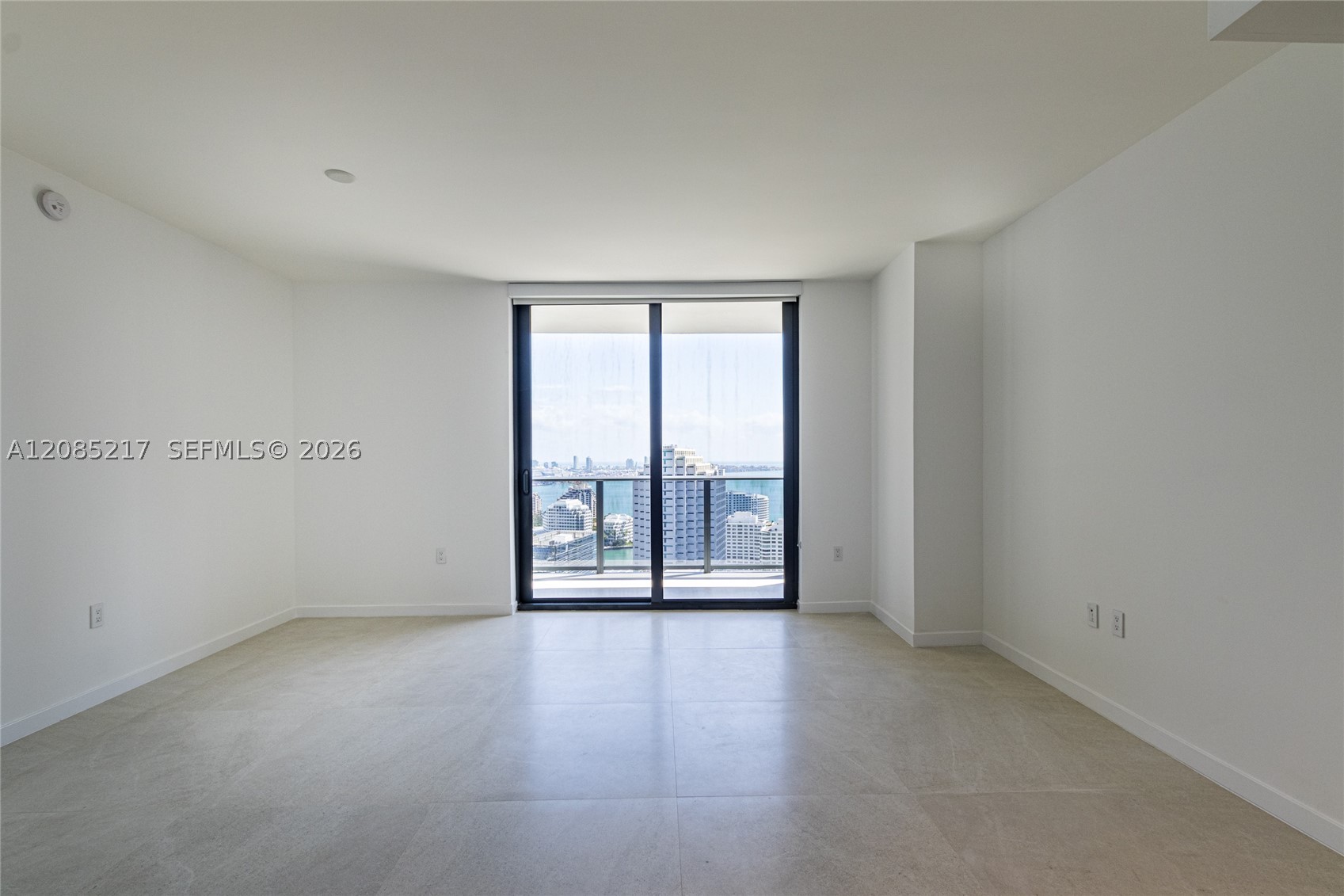45 SW 9th St #3302, Miami FL 33130