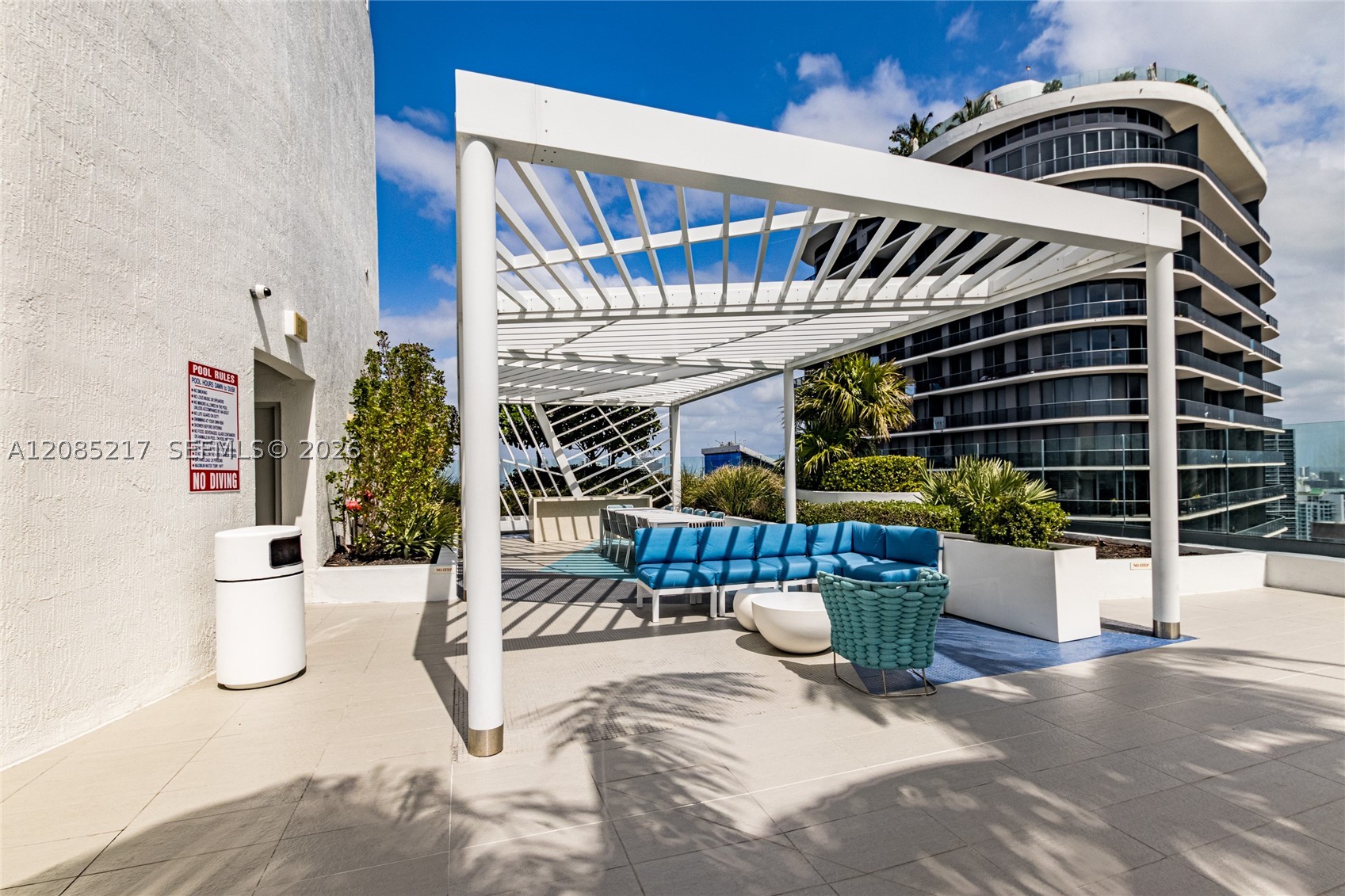 45 SW 9th St #3302, Miami FL 33130