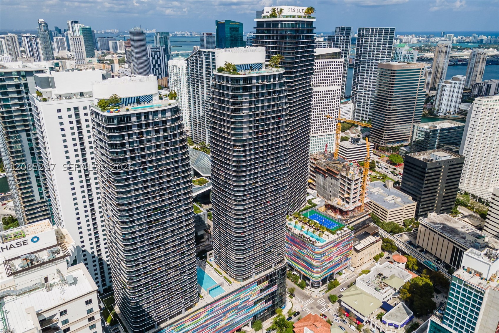 45 SW 9th St #3302, Miami FL 33130