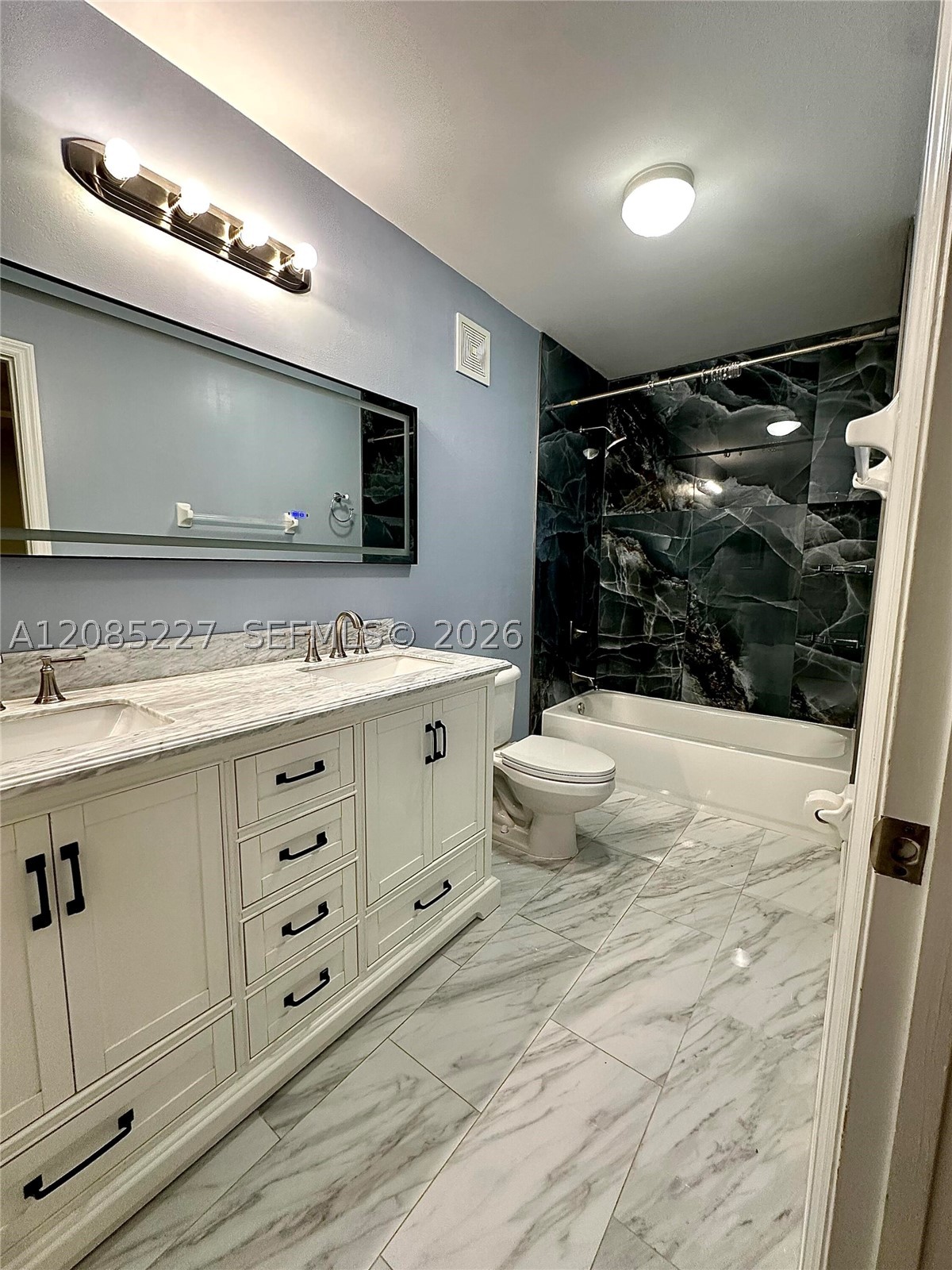 8655 N Southgate Shores Cir, Tamarac FL 33321