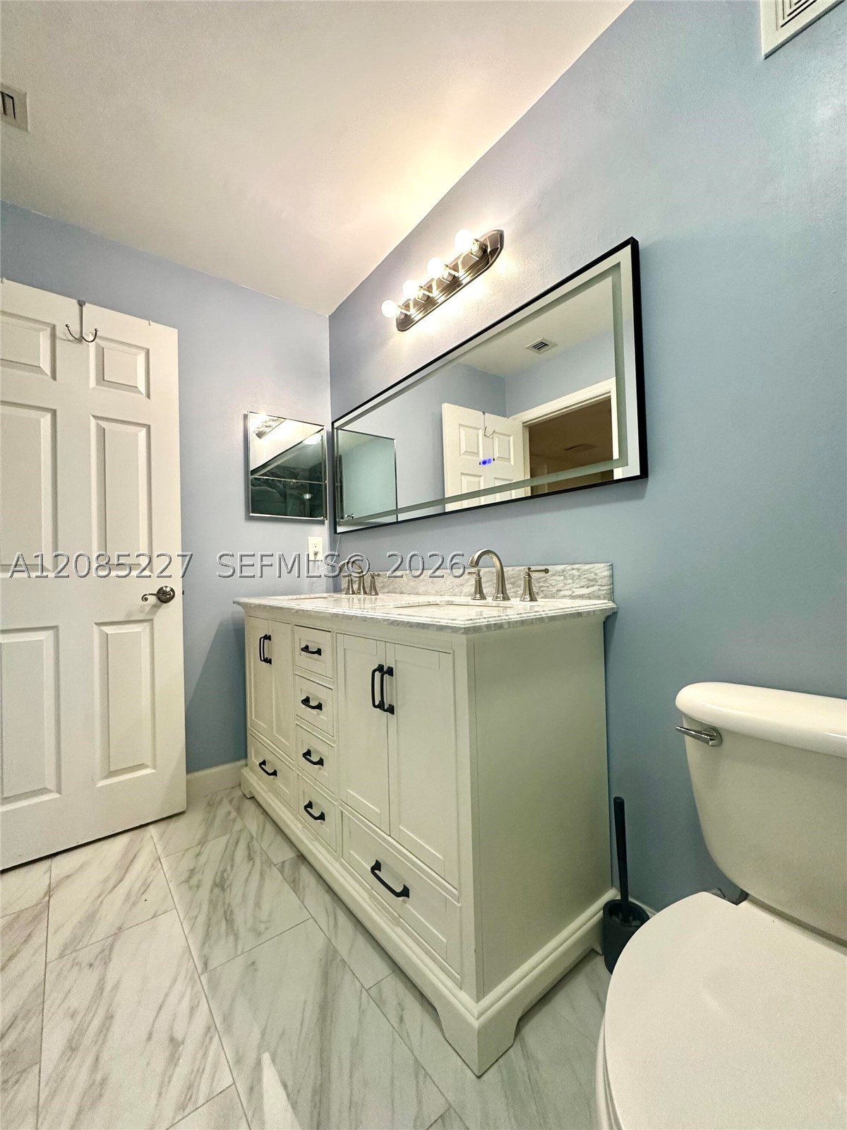 8655 N Southgate Shores Cir, Tamarac FL 33321