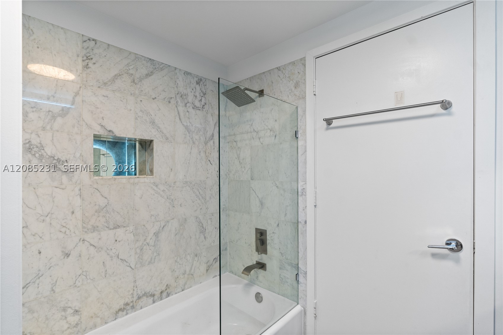 3801 NE 207th St #TH6, Aventura FL 33180